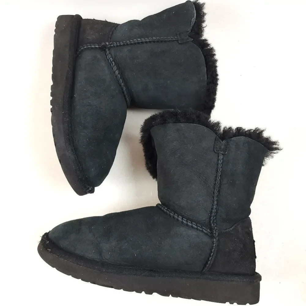 UGG Girls Bailey Button II Mini Boots Black Sheepskin Youth Size 2 #05006076